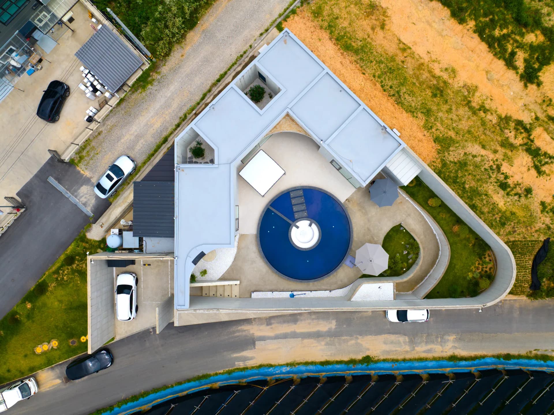 드론으로 본 구공스테이 청주 전경과 주차장